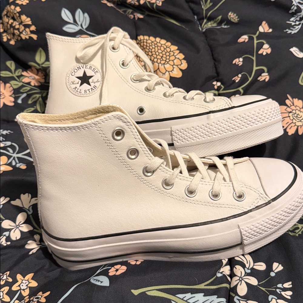 Converse leather Women's Chuck Taylor All Star Lift Platform